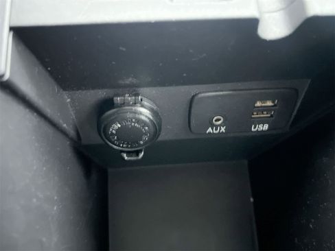 Used 2017 Subaru Impreza 2.0i Limited image 31