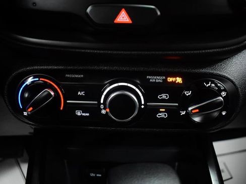 Used 2024 Kia Soul LX image 29