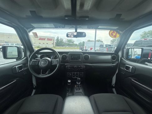 Used 2023 Jeep Gladiator Sport image 5