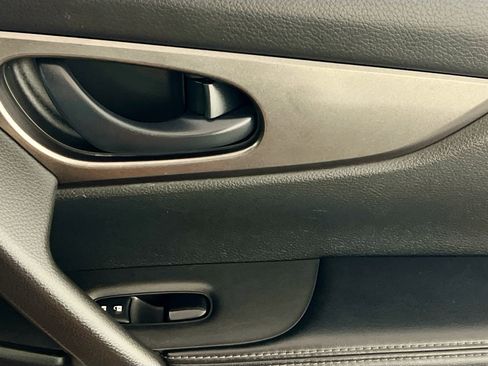 Used 2019 Nissan Rogue Sport S w/ Appearance Package FWD image 31