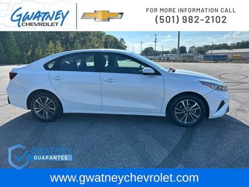 Used 2023 Kia Forte LXS FWD image 4