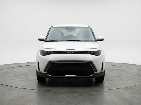 Used 2025 Kia Soul LX w/ LX Technology Package image 2
