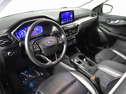 Used 2022 Ford Escape Titanium w/ Class II Trailer Tow Package image 13