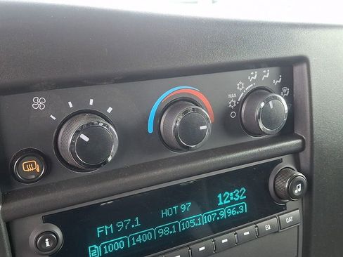 Used 2024 GMC Savana 2500 w/ Driver Convenience Package image 16