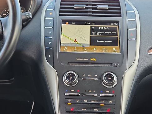 Used 2018 Lincoln MKC Select w/ Select Plus Package image 22