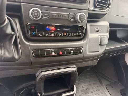 Used 2025 RAM ProMaster 2500 w/ U-Haul Equipment Group FWD image 19