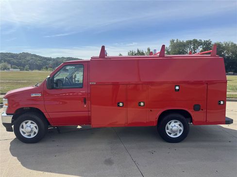 New 2026 Ford E-350 and Econoline 350 Super Duty w/ Power Equipment Group RWD image 8