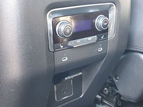 Used 2023 Chevrolet Tahoe Z71 w/ Luxury Package image 34