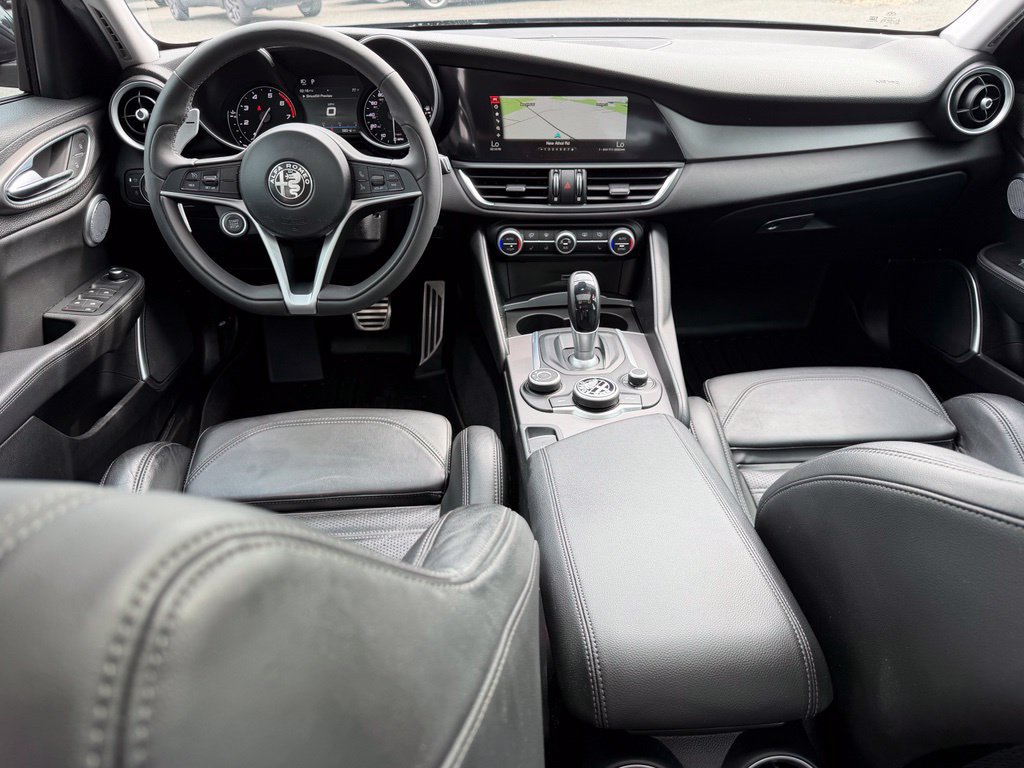 Used 2018 Alfa Romeo Giulia Ti Sport w/ Quick Order Package 22S Sport AWD/4WD image 13