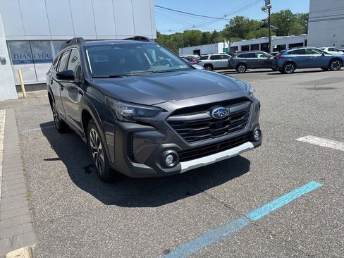 Used 2023 Subaru Outback Limited AWD/4WD image 2
