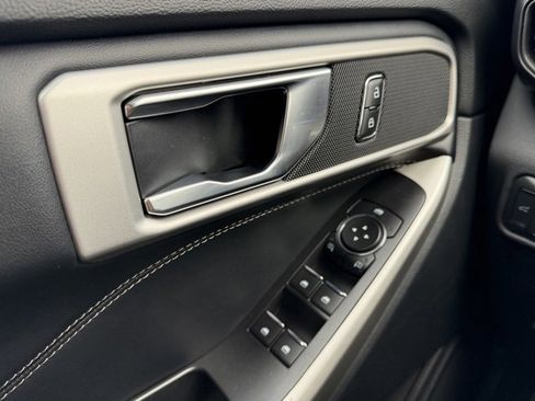 Used 2021 Ford Explorer XLT image 17