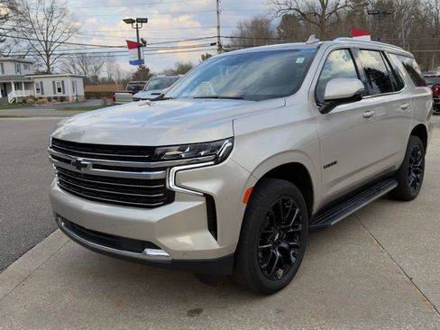 Used 2023 Chevrolet Tahoe LT w/ Luxury Package image 4