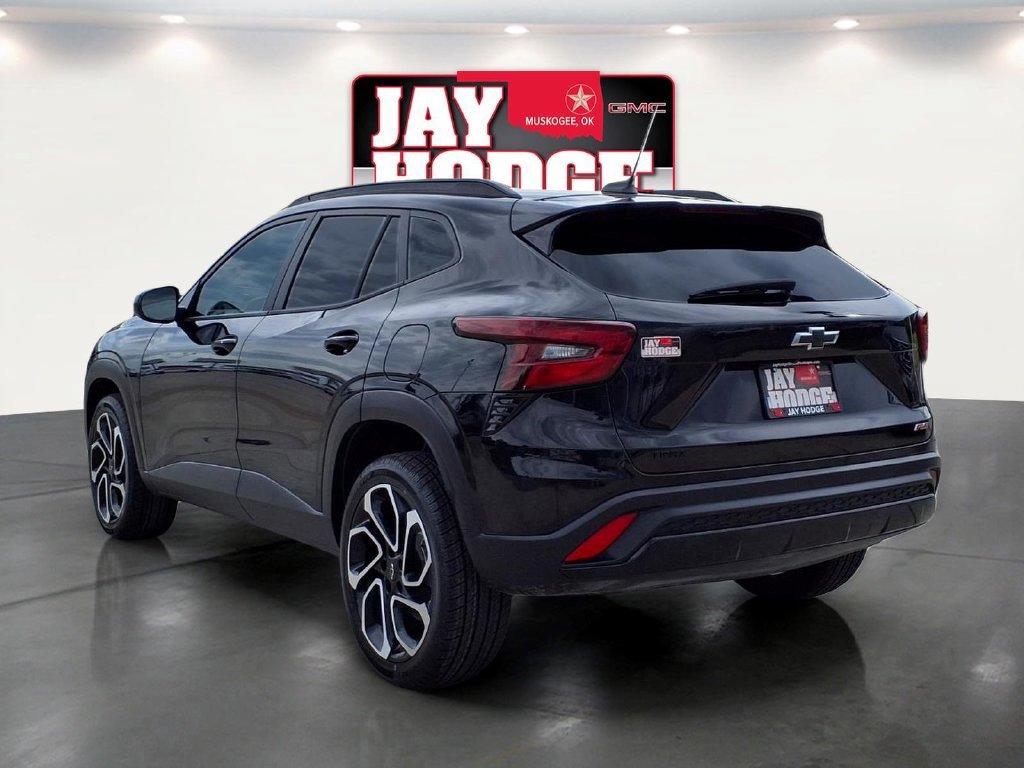 Used 2025 Chevrolet Trax RS FWD image 5
