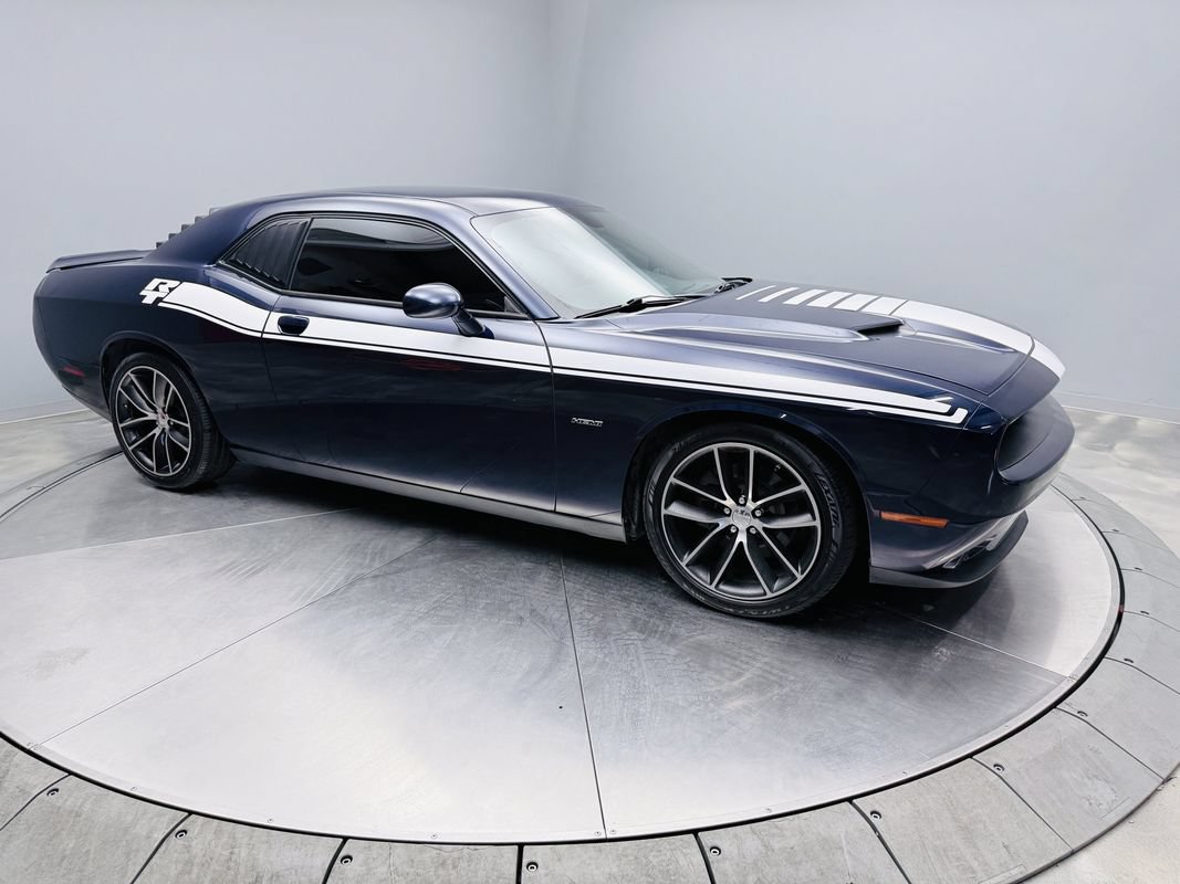 Used 2017 Dodge Challenger R/T RWD image 3