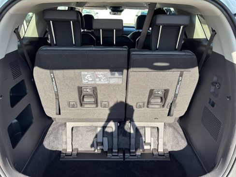 Used 2026 Kia Carnival FWD image 34