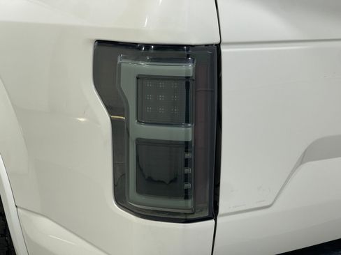 Used 2019 Ford F150 Lariat w/ Equipment Group 502A Luxury AWD/4WD image 33