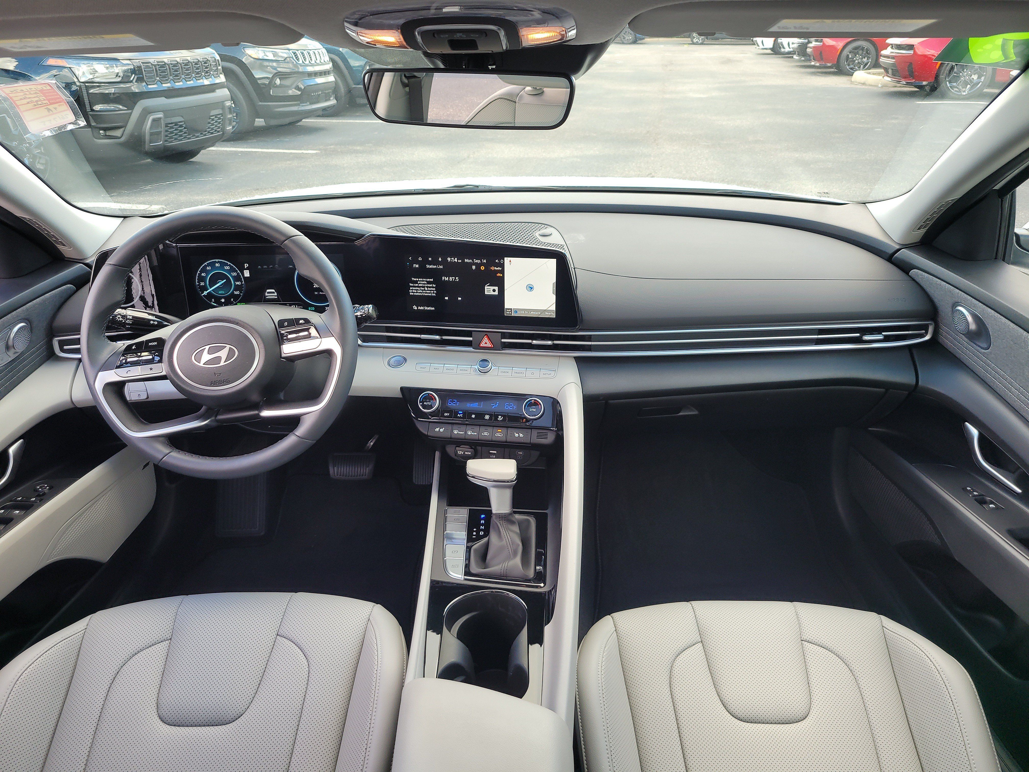 Used 2026 Hyundai Elantra Limited FWD image 13