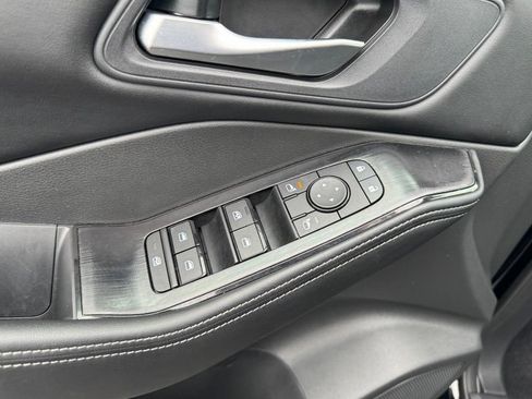Used 2026 Nissan Rogue SV FWD image 15