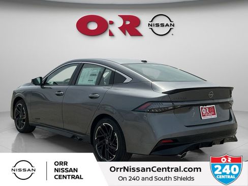 New 2026 Nissan Sentra SR w/ SR Premium Package FWD image 7