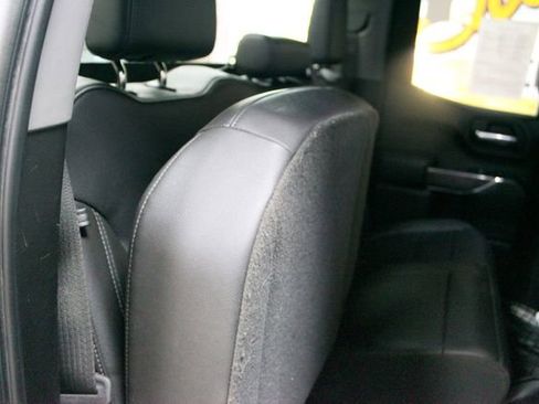 Used 2019 Chevrolet Silverado 1500 LTZ w/ Z71 Off-Road Package AWD/4WD image 9