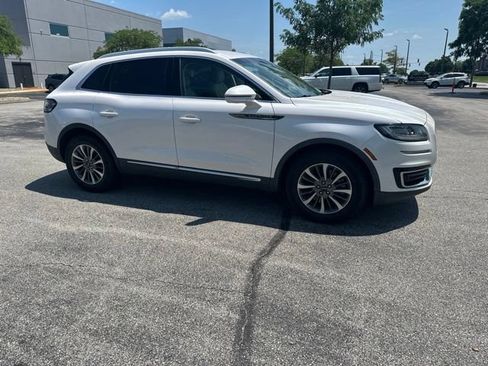 Used 2019 Lincoln Nautilus Select FWD image 2
