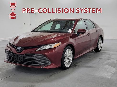 Used 2020 Toyota Camry XLE image 4
