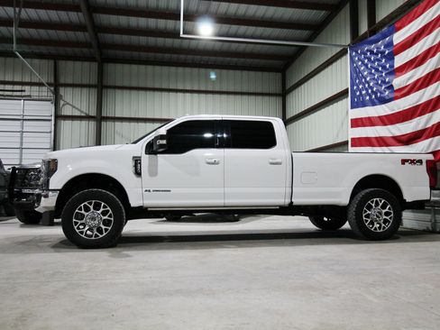 Used 2020 Ford F250 Lariat w/ Lariat Ultimate Package AWD/4WD image 5