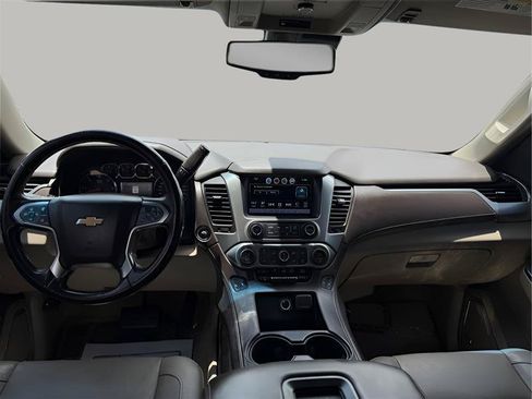 Used 2018 Chevrolet Tahoe LT w/ Luxury Package RWD image 31