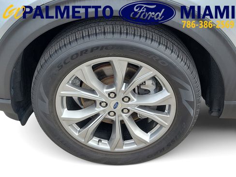 Used 2023 Ford Explorer XLT w/ Equipment Group 202A RWD image 8