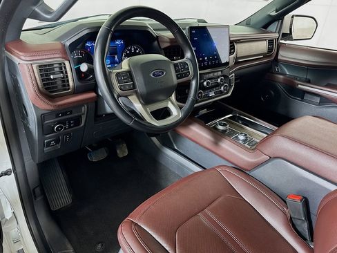 Used 2024 Ford Expedition Max Limited AWD/4WD image 7