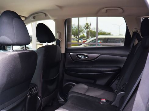 Used 2019 Nissan Rogue SV FWD image 35