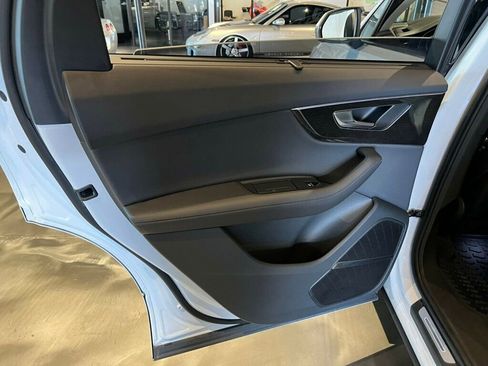 Used 2023 Audi Q7 3.0T Prestige image 23