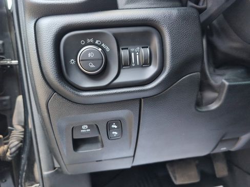 Used 2020 RAM 1500 Laramie w/ Sport Appearance Package image 17