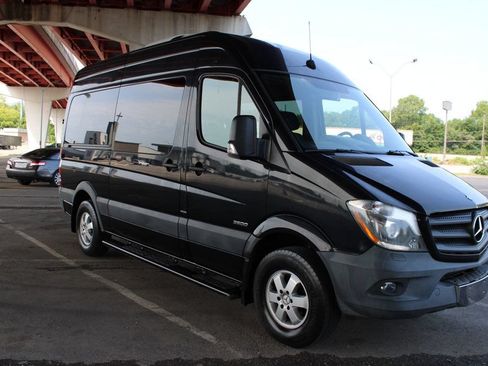 Used 2014 Mercedes-Benz Sprinter 2500 image 4