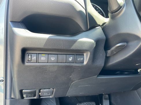 Used 2021 Toyota RAV4 XLE w/ Convenience Package AWD/4WD image 31
