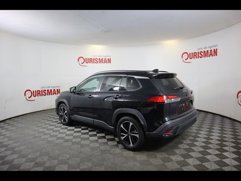 Used 2024 Toyota Corolla Cross AWD Hybrid w/ Convenience Package image 7