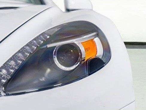 Used 2017 Aston Martin Vanquish S image 23