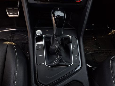 Certified 2023 Volkswagen Tiguan SE R-Line FWD image 12