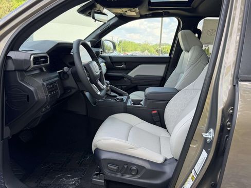 New 2026 Toyota Tacoma Limited AWD/4WD image 15