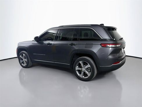 Used 2022 Jeep Grand Cherokee Limited 4xe w/ Luxury Tech Group II AWD/4WD image 7