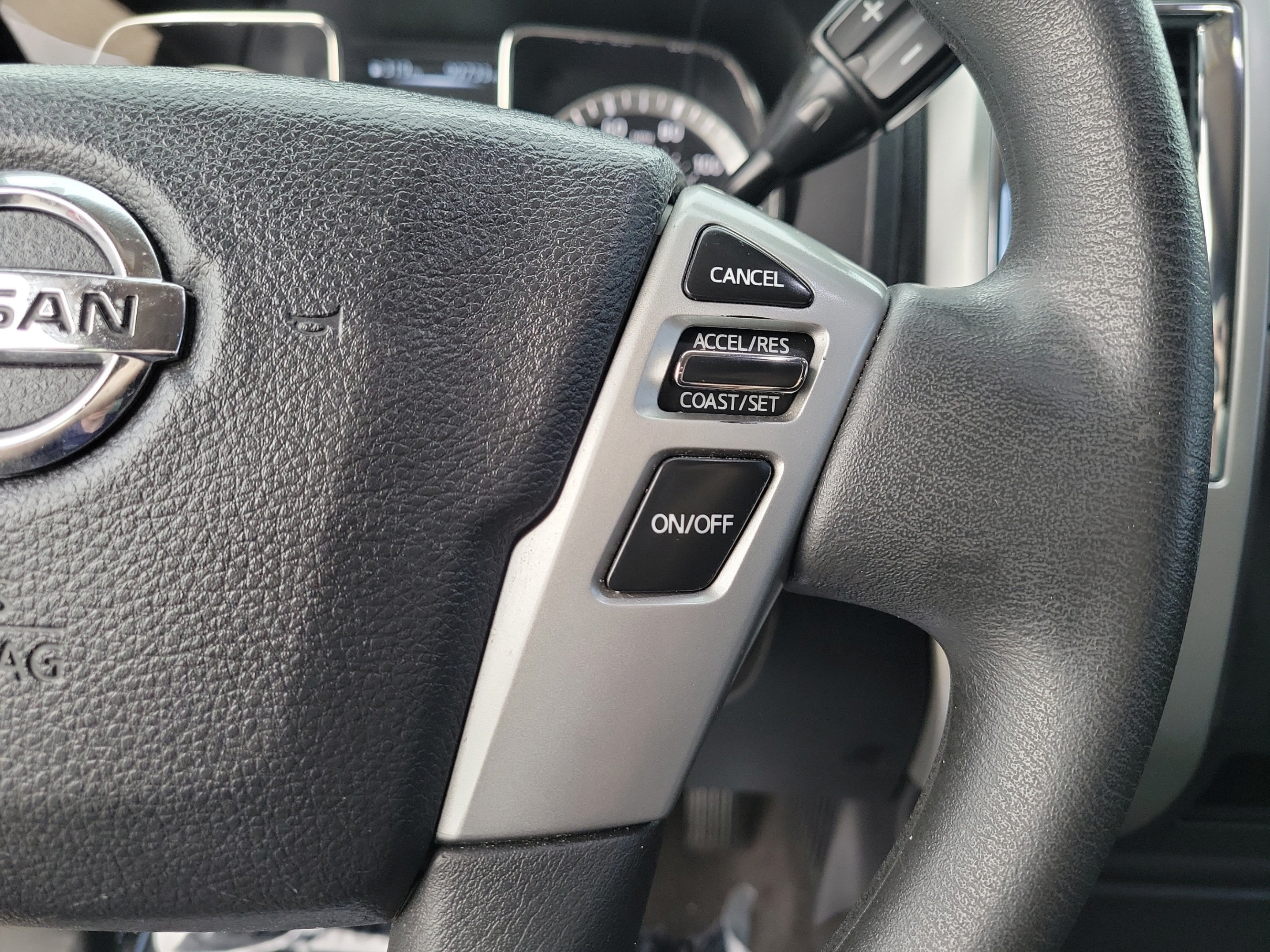 Used 2017 Nissan Titan SV RWD image 29