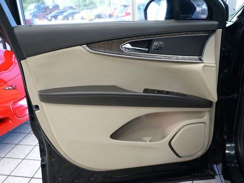 Used 2017 Lincoln MKX Reserve w/ Driver Assistance Package AWD/4WD image 24
