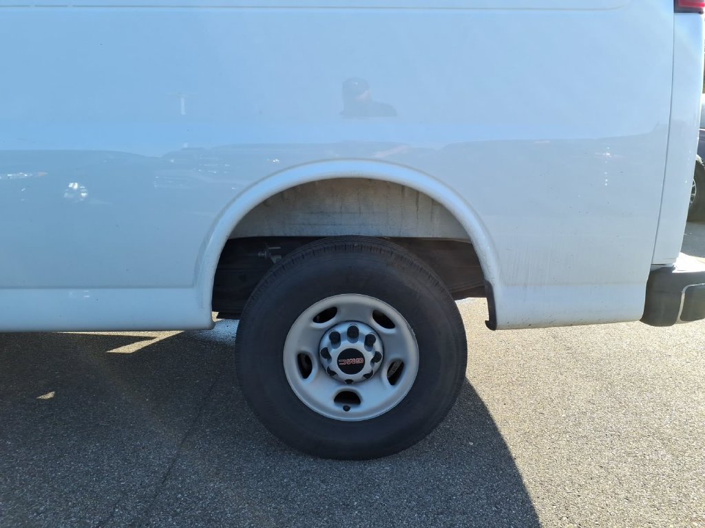 Used 2025 GMC Savana 2500 Extended w/ Driver Convenience Package RWD image 19