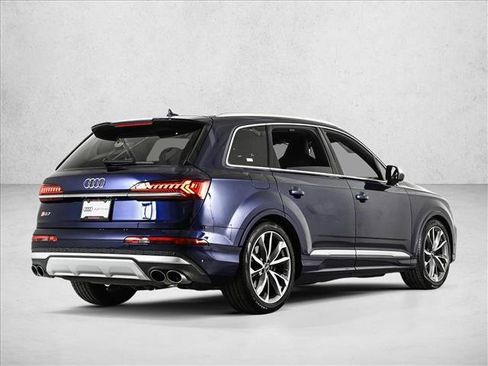 Used 2022 Audi SQ7 Premium Plus w/ SQ7 Executive Package AWD/4WD image 5