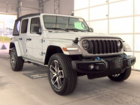 Used 2024 Jeep Wrangler Unlimited w/ Convenience Group AWD/4WD image 7