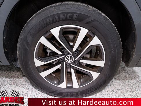 Used 2024 Volkswagen Tiguan S image 10