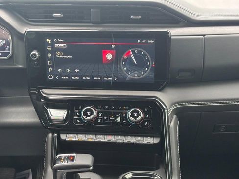 Used 2023 GMC Sierra 1500 AT4X image 13