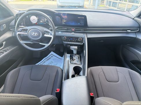 Used 2024 Hyundai Elantra SEL FWD image 4