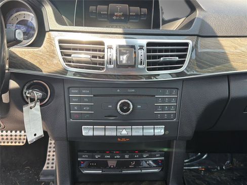 Used 2016 Mercedes-Benz E 350 4MATIC Wagon image 12
