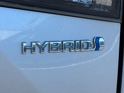 Used 2023 Toyota Highlander XLE AWD/4WD image 2